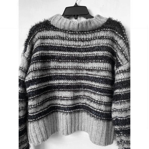 Grey Chunky Knit Sweater NWT - Picture 3 of 4